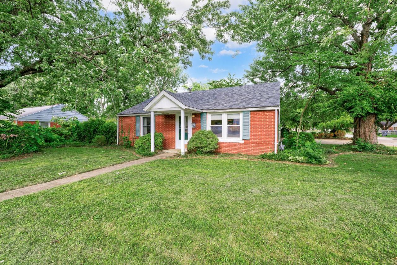 Mid-Century Brick Bungalow Home Эвансвилл Экстерьер фото